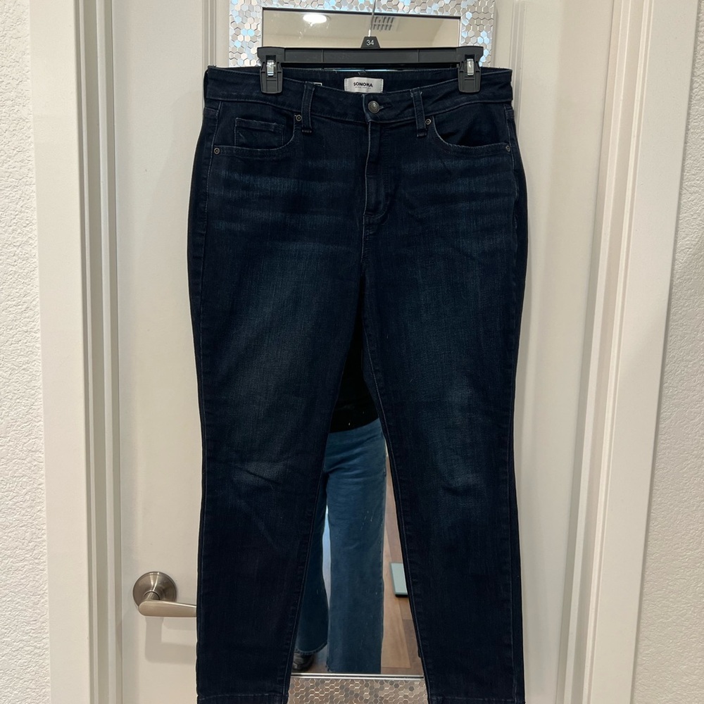 Dark Wash Women’s Jeans